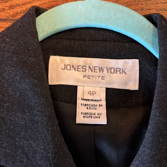 Jones New York black blazer 4P - Picture 2 of 9